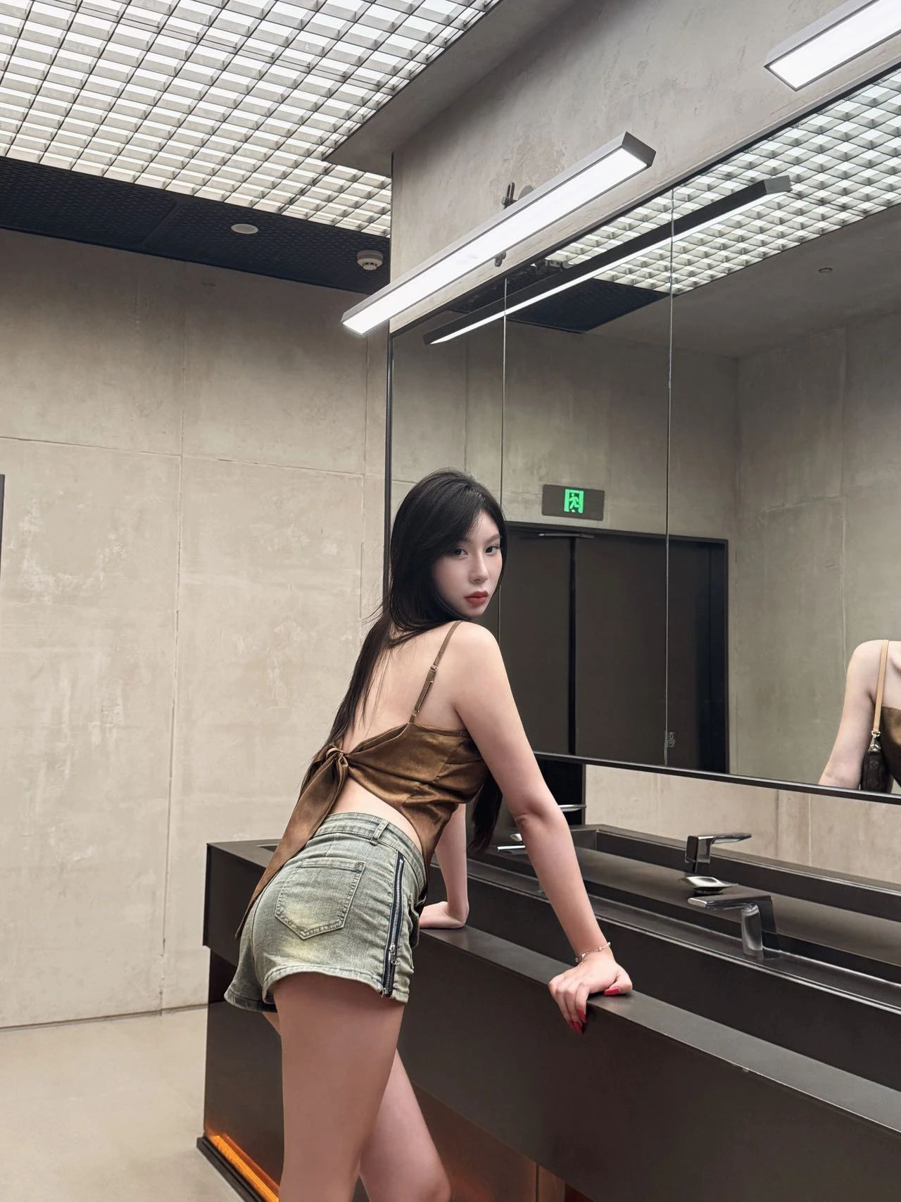 010.jpg